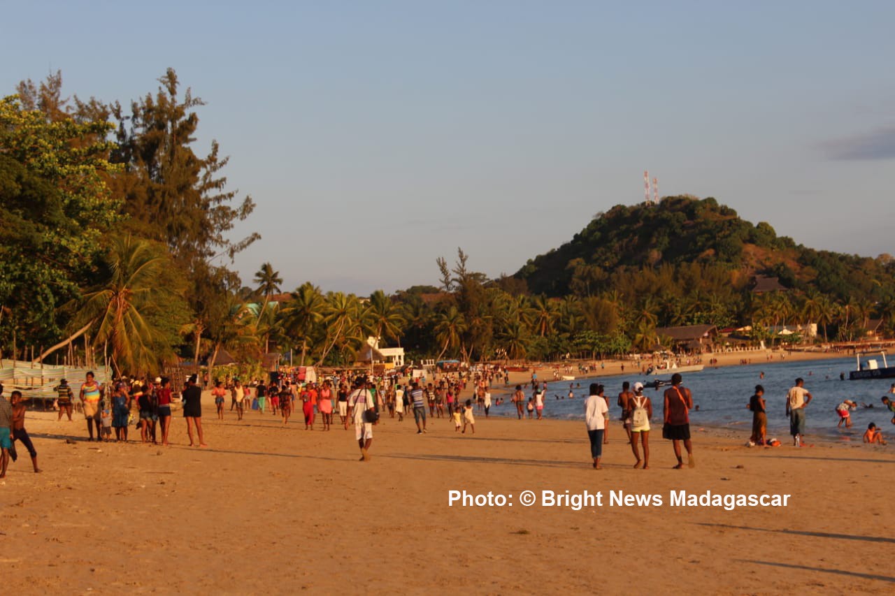 Un après – midi très animé sur la plage de Nosy-Be